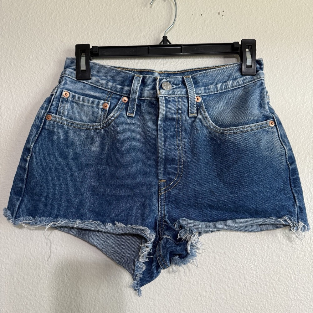 LEVI'S 501 Cut Off Shorts Size 26 Womens Dark Wash Ombre Denim Raw Hem Jeans